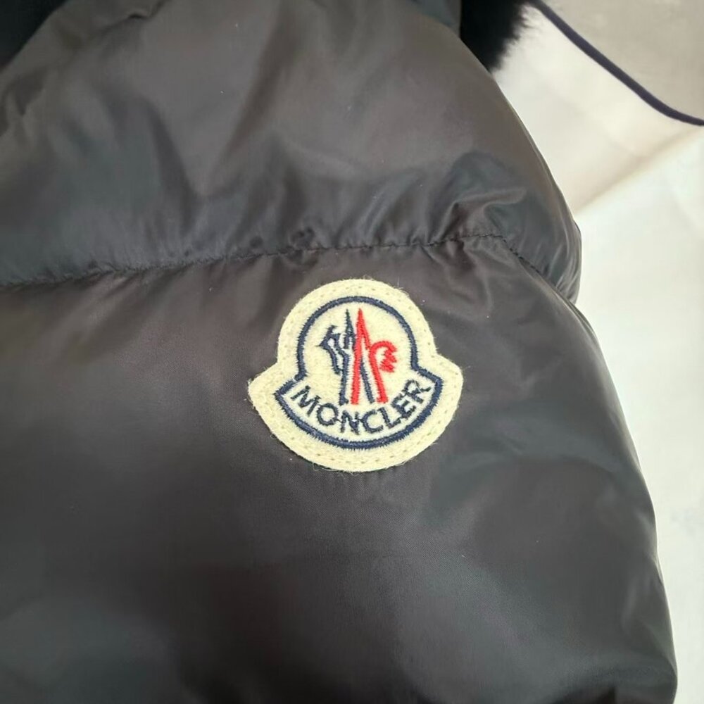 Moncler Short Puffer Jacket - Black, Cinched Waist & Removable Fur Hood - Picture 7 of 8